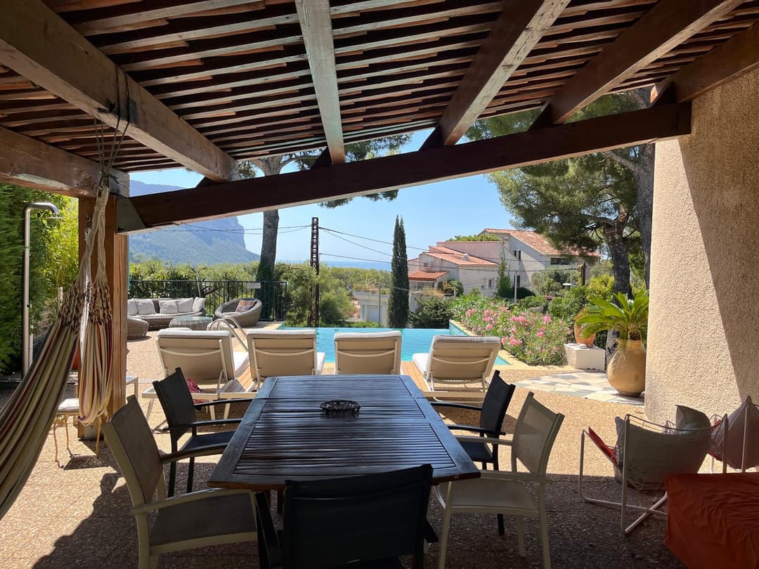 Cassis Hostel